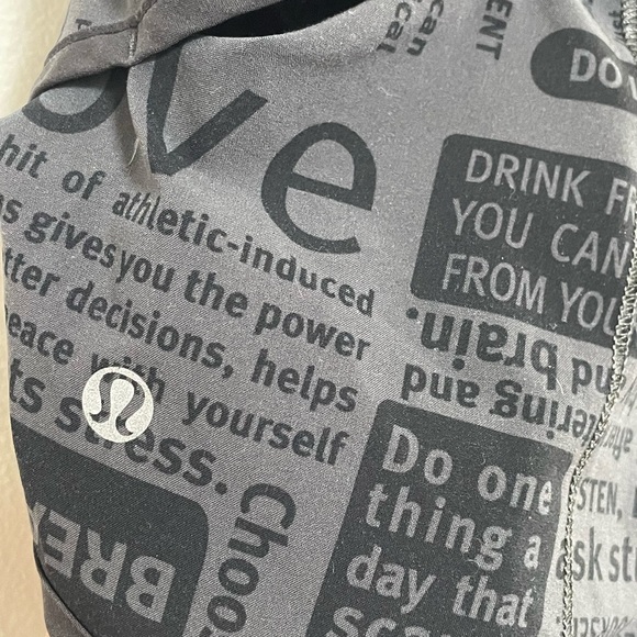 Lululemon Speed Shorts Size 6 2.5 inch inseam - Picture 4 of 7